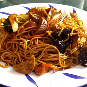Chow Mein with Mixed Vegetable 罗汉斋炒面