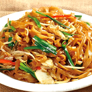 Rice Noodle with Beef & Scramble Egg 滑蛋牛肉炒河