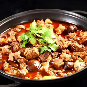 Beef with Mushroom & Green Onion 姜葱蘑菇牛肉