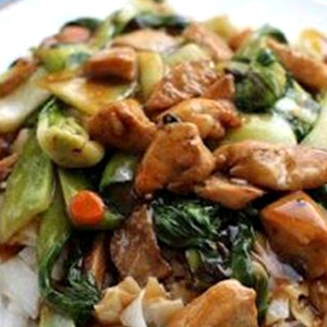 Fried Rice Noodle with Chicken in Black Bean Sauce 豉椒鸡河