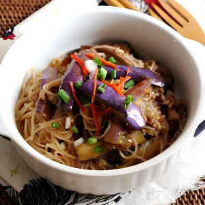 Vermicelli with Spicy Eggplant & Minced Pork 鱼香茄子炆米