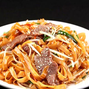 Fried Rice Noodle with Beef in Satay Sauce 沙嗲牛肉炒河