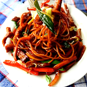 Stir Fried Spaghetti with Beef 干炒牛肉意粉