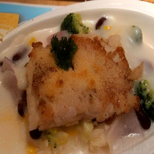 Baked Fish Fillet with Cream Sauce on Rice 焗白汁鱼柳