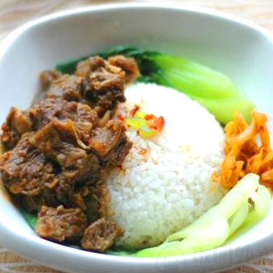 Beef with Vegetable on Rice 时菜牛肉饭