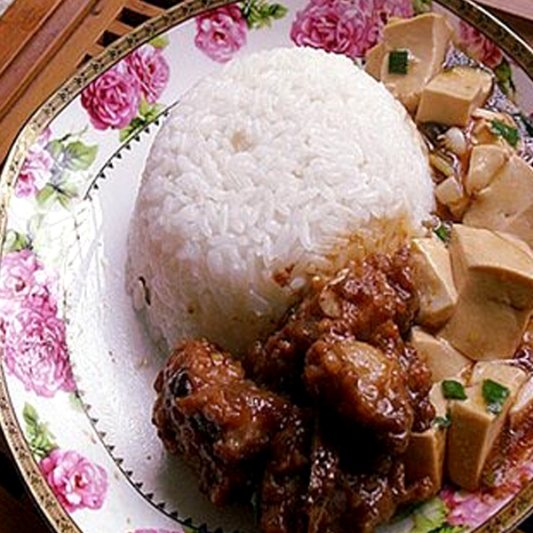Spare Ribs with Bean Curd on Rice 枝竹排骨豆腐饭