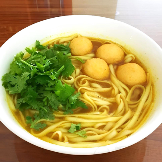 Curry Fish Balls Soup White Noodle 咖哩鱼蛋汤白面
