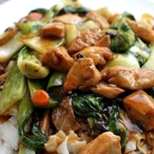 Fried Rice Noodle with Chicken in Black Bean Sauce 豉椒鸡河