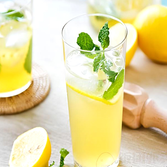 Iced Lemon Water 冻柠水