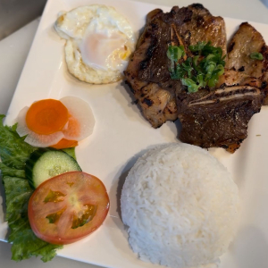 200. House Special Rice (Cơm Đặc Biệt)