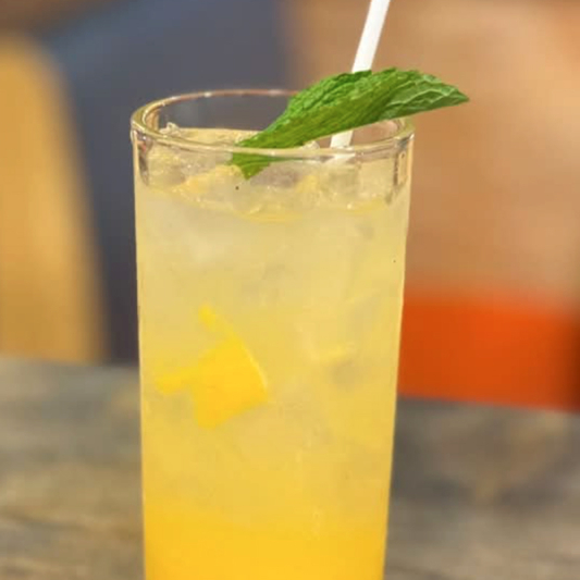 D8. Fresh Lemon Juice (Nước Chanh)