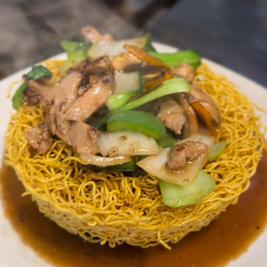 205. Seafood Stir-Fried Noodles (M&igrave; X&agrave;o Đồ Biển)