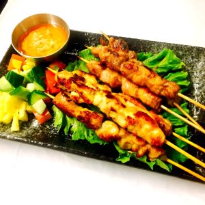 2001. Beef (6 Skewers) 牛肉 (六串)