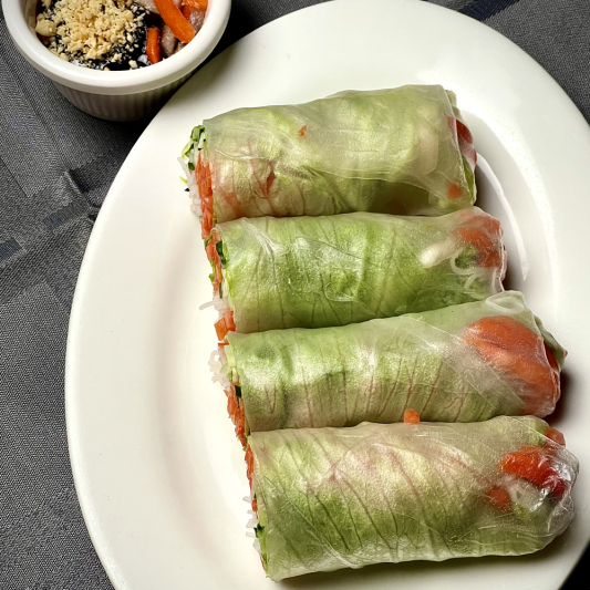 2102B. Vietnamese Vegetable Cold Rolls 越式蔬菜卷