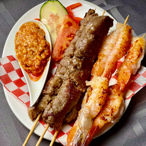 2001. Chicken (6 Skewers) 鸡肉 (六串)