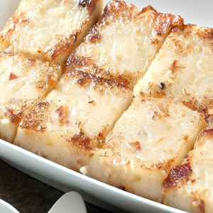 F07. Pan-Fried Turnip Cake (3 pcs)