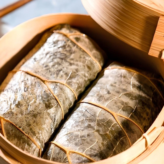 D10. Steamed Sticky Rice (2 pcs)