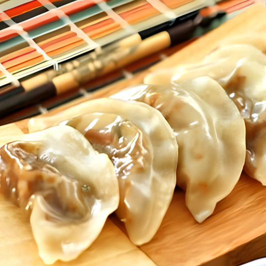 F14. Pan-Fried Vegetable Dumplings (6 pcs)
