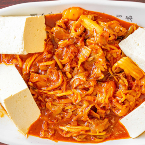 16. Spicy Kimchi, Pork, Tofu Stir-Fry / 두부김치볶음
