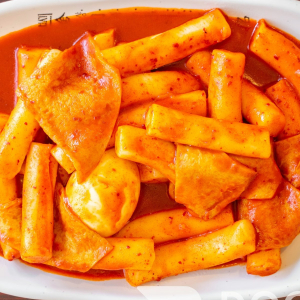 26. Spicy Rice Cakes / 떡볶이