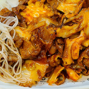 14. Spicy Squid and Pork Stir-Fry / 오불볶음