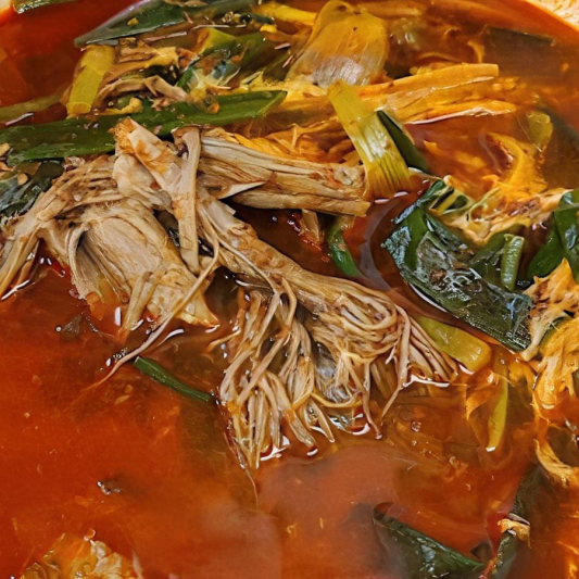 5. Spicy Beef Stew / 육개장