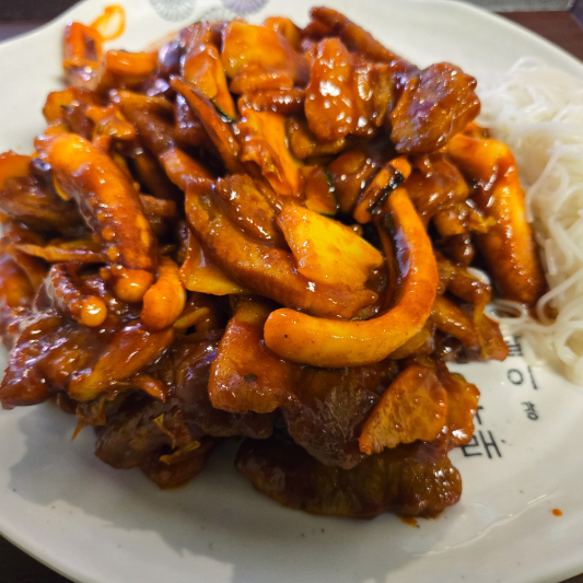 49. Spicy Squid and Pork Belly Stir-Fry / 오삼볶음