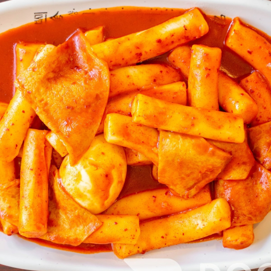 26. Spicy Rice Cakes / 떡볶이