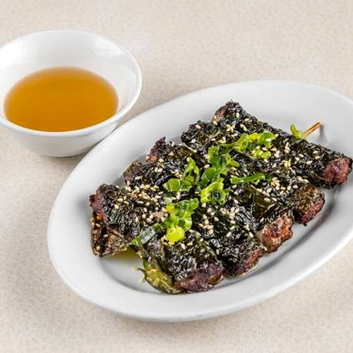 109. Grilled Beef Wrapped in Betel Leaf (5 Sticks) / B&ograve; L&aacute; Lốt (5 C&aacute;i)