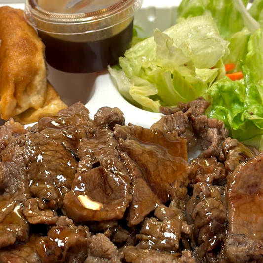16-f. Beef & Gyoza (4 pcs) Combo