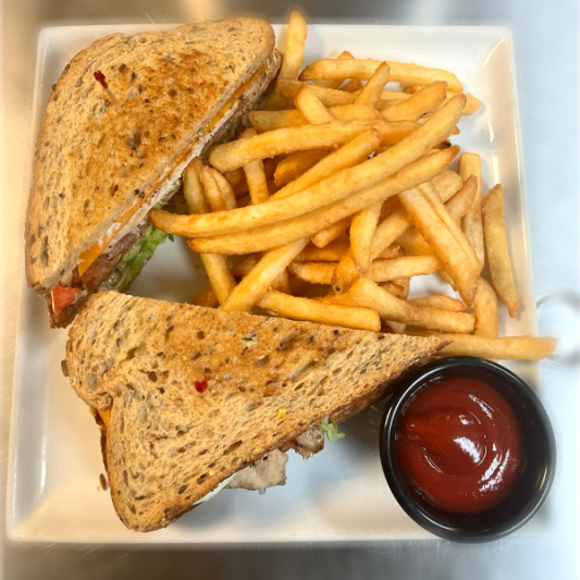 Porter&rsquo;s Triple-Decker Clubhouse 