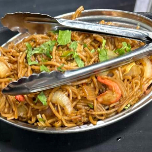 Nouilles aux l&eacute;gumes / Vegetable Hakka Noodles