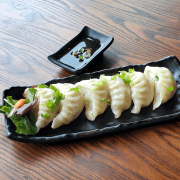 DS04. Pot Stickers (6 pcs) 煎饺