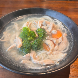 M6. Chicken Soup 鸡汤 米粉/面