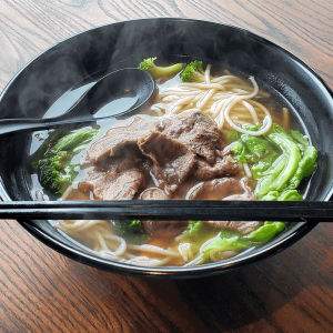 M4. Beef Shank Soup / 牛腱汤 米粉/面