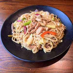 M11. Fried Chicken / 鸡肉炒 米粉/面