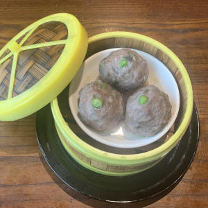 DS12. Steamed Beef Balls (3 pcs) / 牛肉球