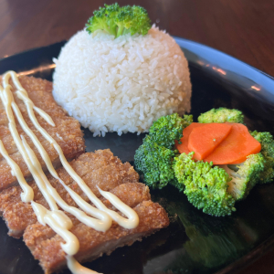 M18. Crispy Pork Chop / 炸猪排饭/薯条