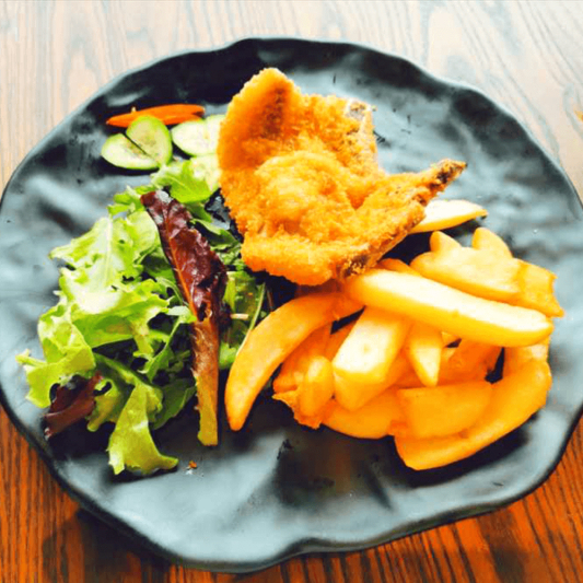 M18. Crispy Pork Chop / 炸猪排饭/薯条