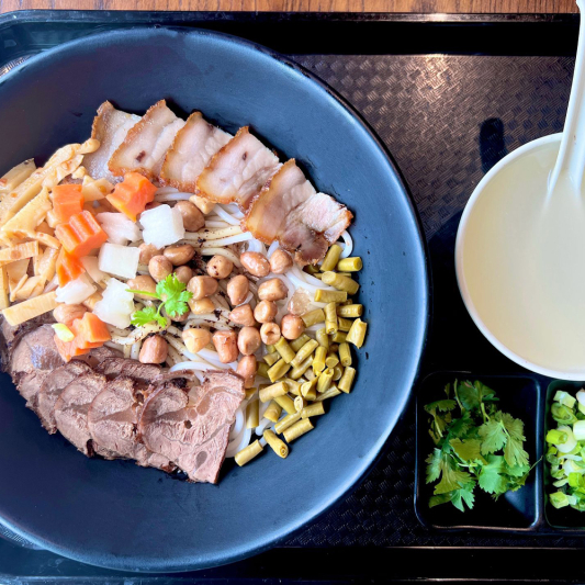 M1. Golden Dragon Dry Guilin Rice Noodles / 金龙寨桂林米粉