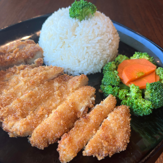 M19. Crispy Chicken / 炸鸡饭/薯条