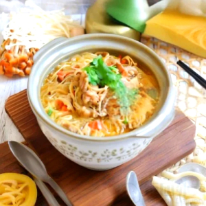 Slice Beef and Enok Satay Vermicelli Soup