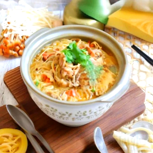 Slice Beef and Enok Satay Vermicelli Soup