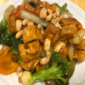 Deep Fried Tofu with Vegetables and Cashew nut