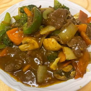 Sliced Beef with Curry Sauce