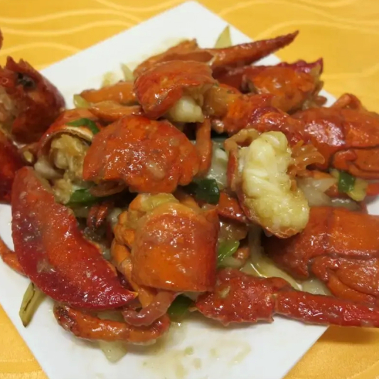 Deep Fried Lobster with Ginger and Onion Sauce
