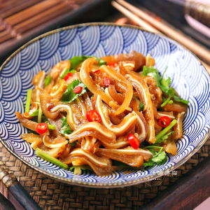Cucumber and Pork Ear（凉拌黄瓜猪耳丝）