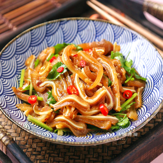 Cucumber and Pork Ear（凉拌黄瓜猪耳丝）