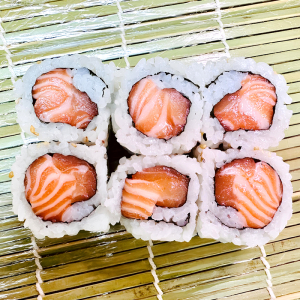 Salmon Roll 