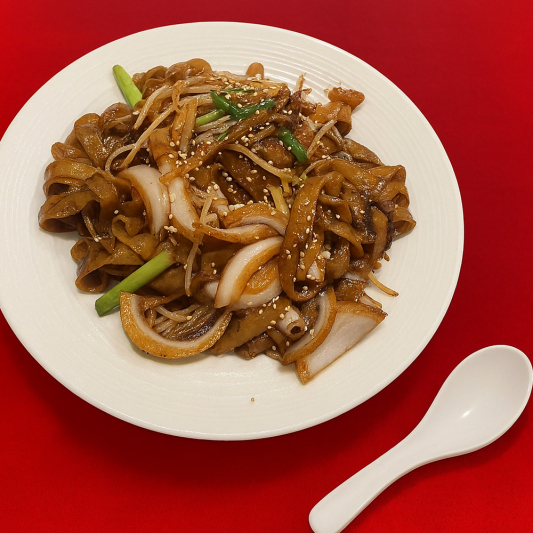 Fried Rice Noodles with Beef & Soya Sauce 乾炒牛河
